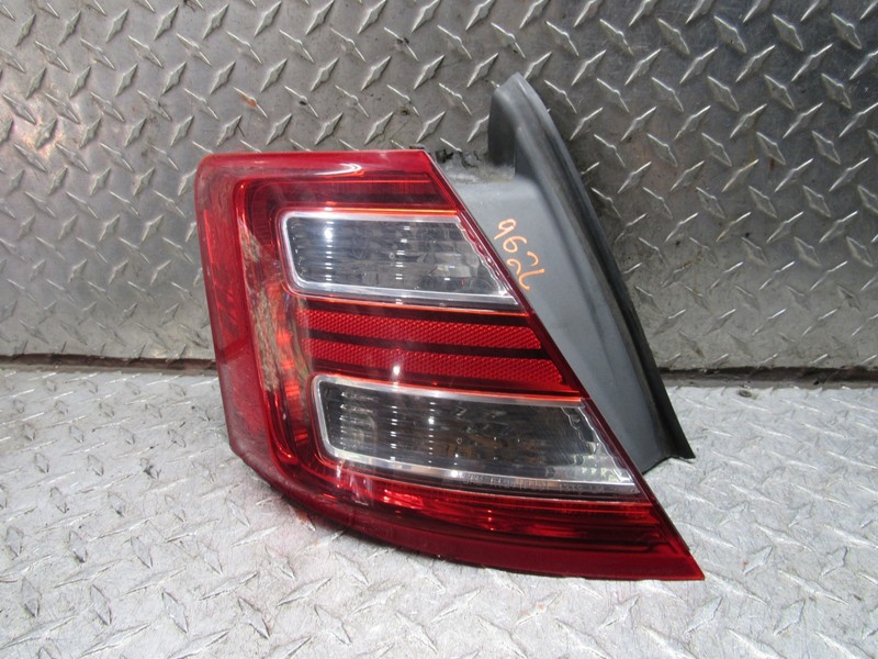 13 14 15 16 17 18 19 FORD TAURUS LEFT DRIVER REAR LID MOUNTED TAILIGHT LAMP