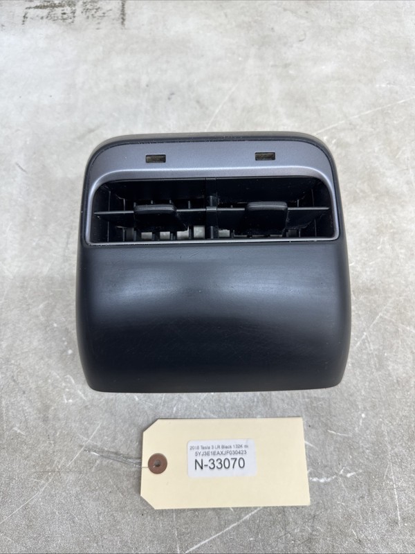 π17-20 TESLA 3 CONSOLE BACK TRIM COVER PANEL & AIR VENT 1102033-00-A 33070 B14