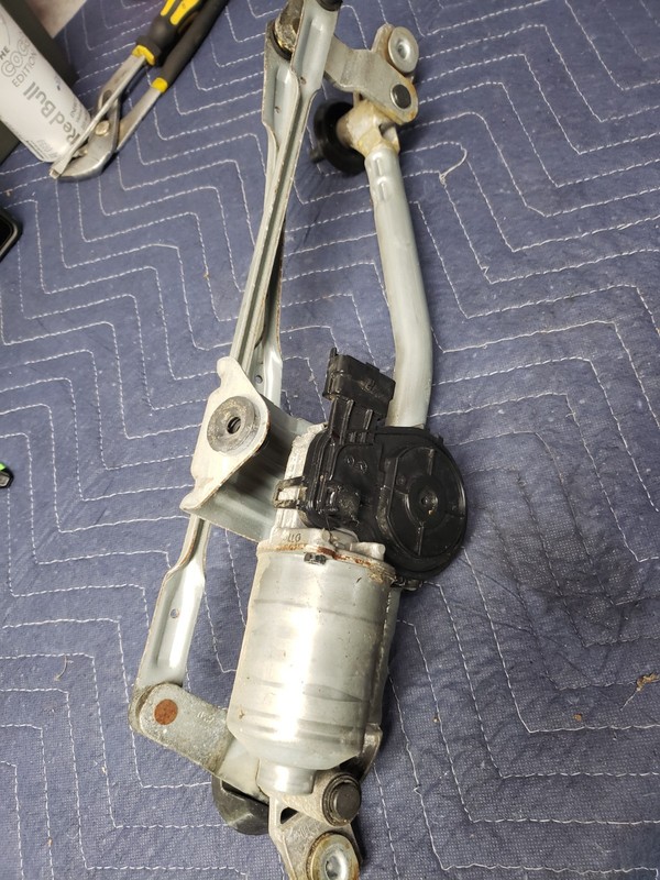 2017-2020 Hyundai Elantra SE Windshield Wiper Motor Assembly OEM
