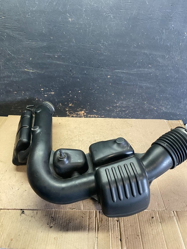2011 - 2013 Dodge Durango 3.6L Resonator Air Intake Tube OEM S9806 DG