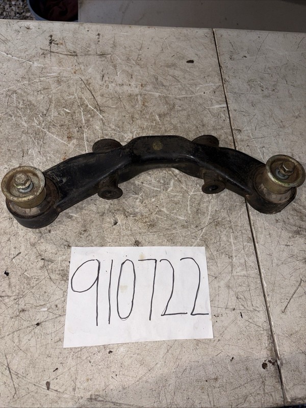 07-09 LEXUS RX350 Differential Housing Support Mount Bushings 52380-0E010