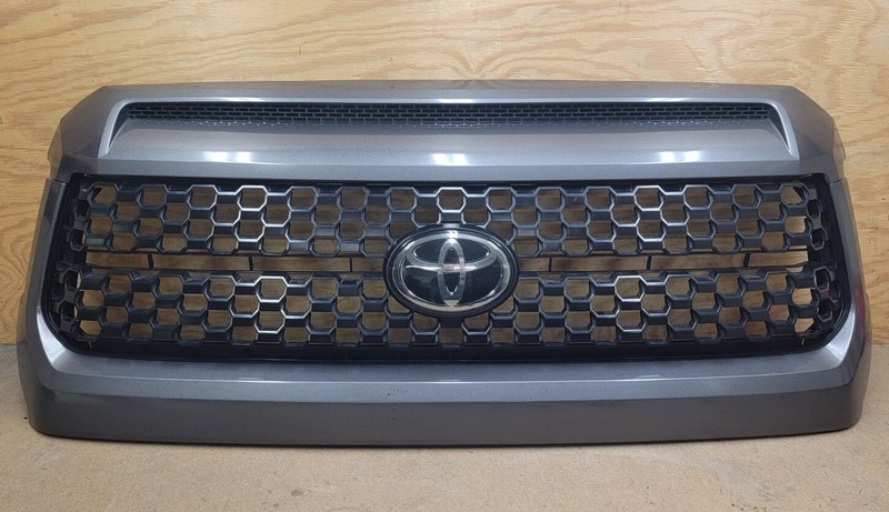 2019 2020 2021 TOYOTA TUNDRA SR5 Complete Grille Assembly W/Radar Emblem OEM