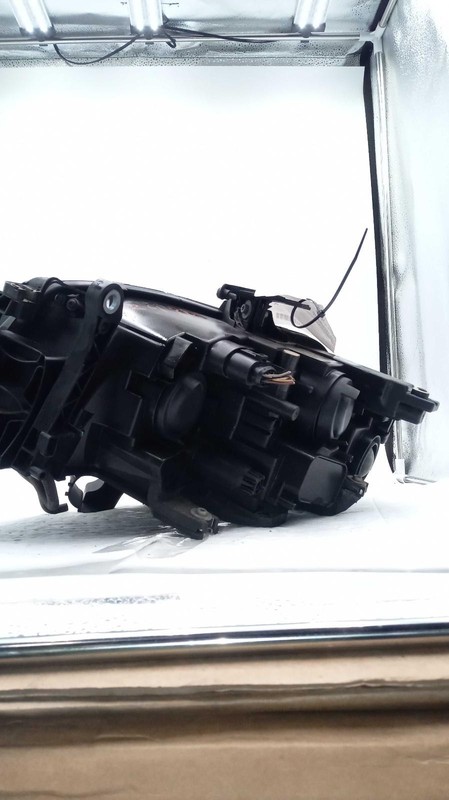 2009 AUDI A4 Right Headlight Assembly OEM 463506 141K Miles - Used