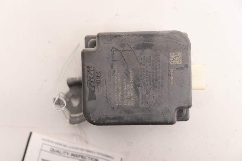 2010-2017 TOYOTA TUNDRA KEYLESS ENTRY DOOR CONTROL RECEIVER MODULE UNIT OEM