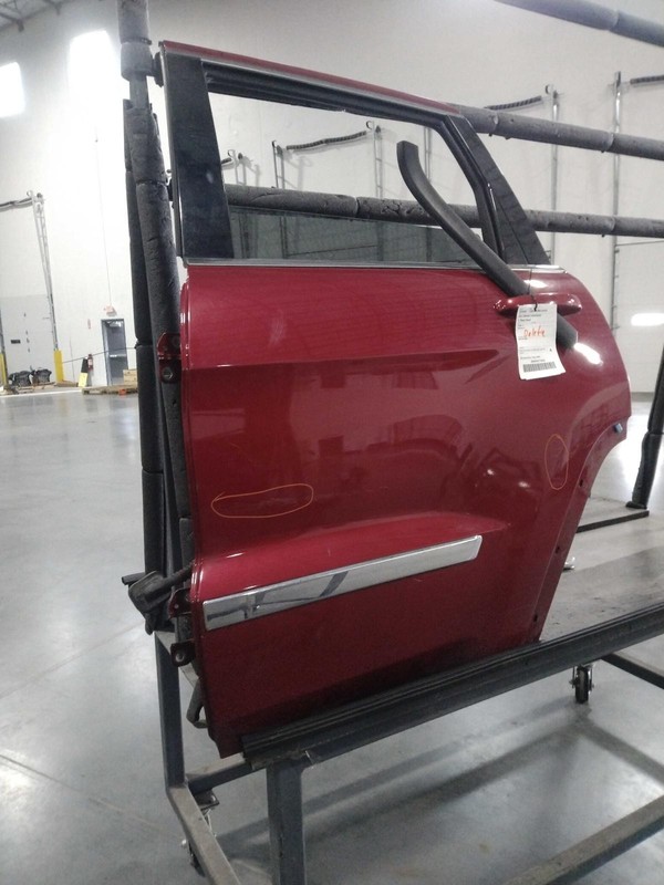 2011 Jeep Grand Cherokee Left Door Red Light Scratches OEM 286702 4DR SUV