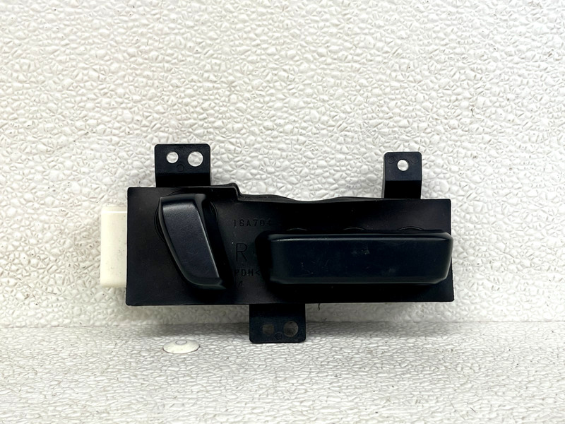 ⭐2014-2025 LEXUS IS300 FRONT RIGHT SEAT ADJUSTMENT CONTROL SWITCH OEM LOT2634