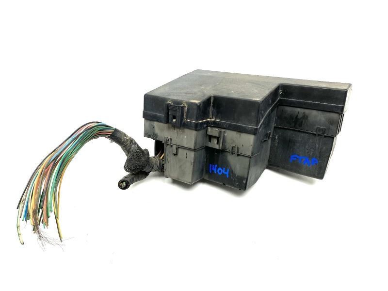 Engine Fuse Relay Box 4.2L XR853225 Fits 2004-2005 Jaguar S Type 79189