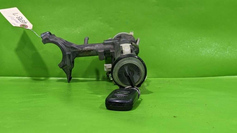 97-01 CAMRY IGNITION SWITCH CYLINDER HOUSING W/KEY OEM 4593-7