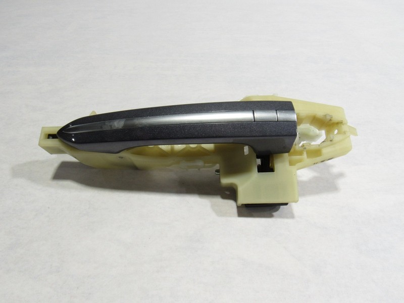 17-20 Genesis G80 2017 Front Left Driver Door Exterior Handle W/ Bracket |:O