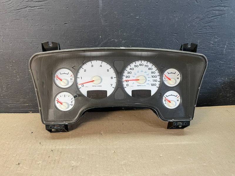 2004 - 2005 Dodge Ram 1500 Instrument Speedometer Gauge Cluster OEM ae3347 DG