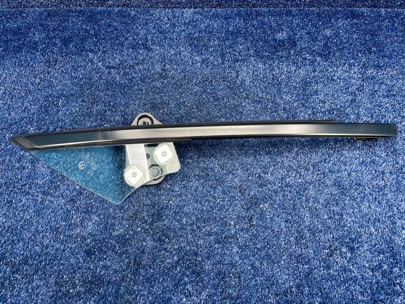 2017-2020 FIAT 124 SPIDER FRONT LEFT DRIVER SIDE DOOR QUARTER GLASS OEM MOPAR