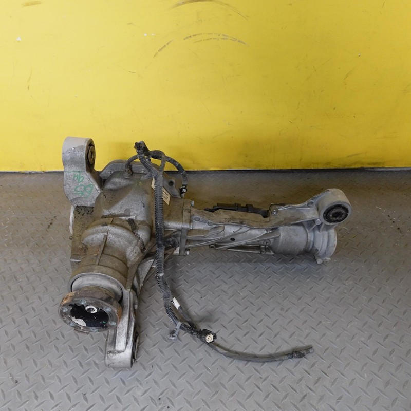 2019-2020 GMC SIERRA 1500 Front Differential Chunk Carrier Assembly OEM 84605752