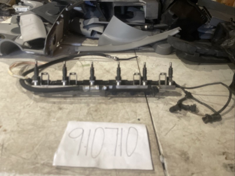 2006-2011 Bmw 525i Fuel Injector Set Fuel Rail 13-53-7-542-541 13-53-7-531-634