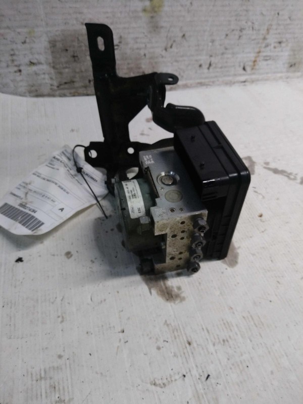 2018 Ford Fusion ABS Pump & Motor Assembly OEM 631542 83K Miles Grey