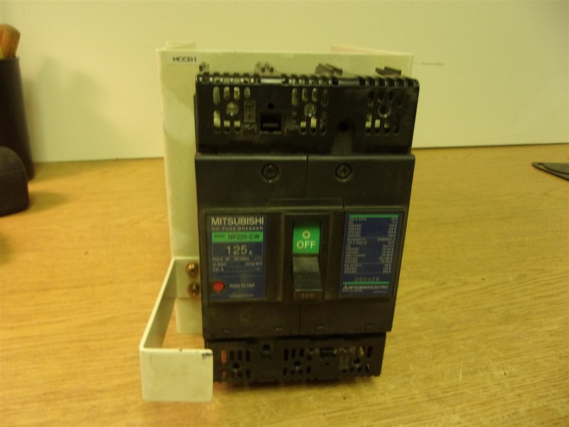 Mitsubishi NF225-CW 125A Circuit Breaker 3-Pole 600V *FREE SHIPPING*