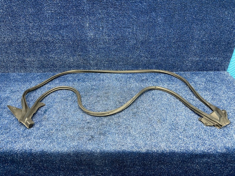 2017-2020 FIAT 124 SPIDER FRONT LEFT DOOR WEATHERSTRIP SEAL OEM NE51R1711