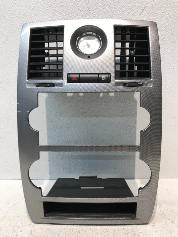 05-07 Chrysler 300 Navigation Radio Climate Dash Bezel w Vents OEM