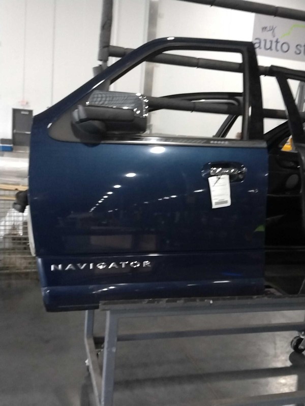 2015 Lincoln Navigator Left Door Blue DENT & SCRATCH 394210 Used Part
