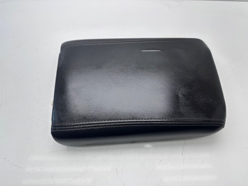 07-17 Traverse Acadia Enclave Outlook Center Console Lid Arm Rest Black
