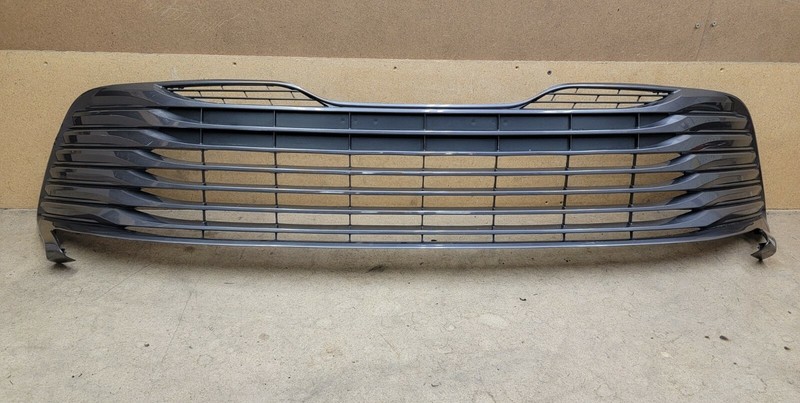 2018 - 2020 Toyota Camry SE XSE Front Lower Bumper Grille OEM 53112-06560