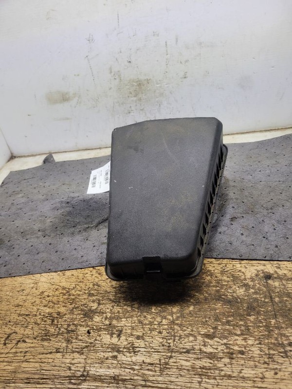 Fuse Juncton Box Engine Compartment US Market Sedan Fits 12-14 GENESIS 1669290