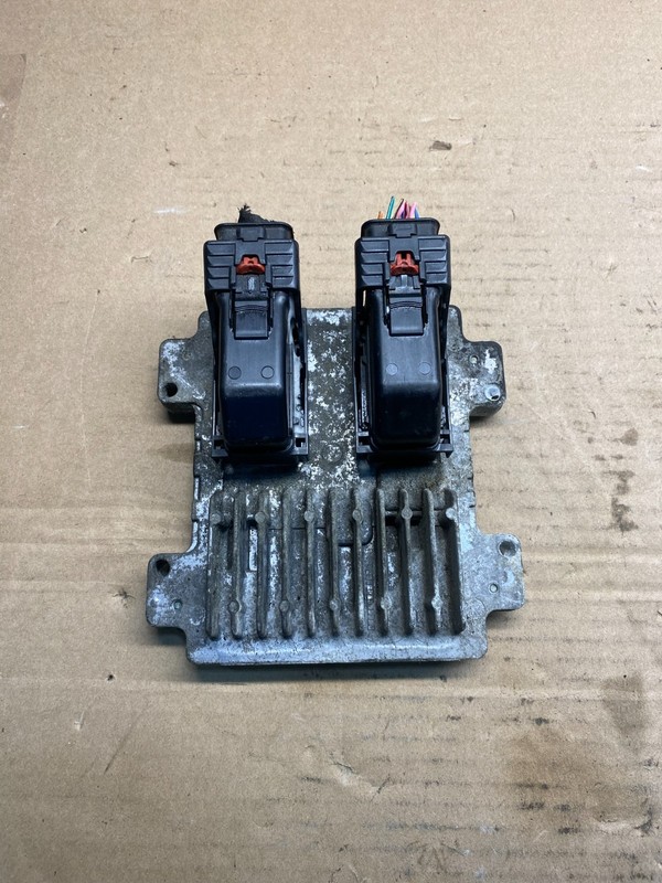 2010 to 2013 Chevrolet Silverado Yukon Engine Control Module ECM ECU ae2129 DG