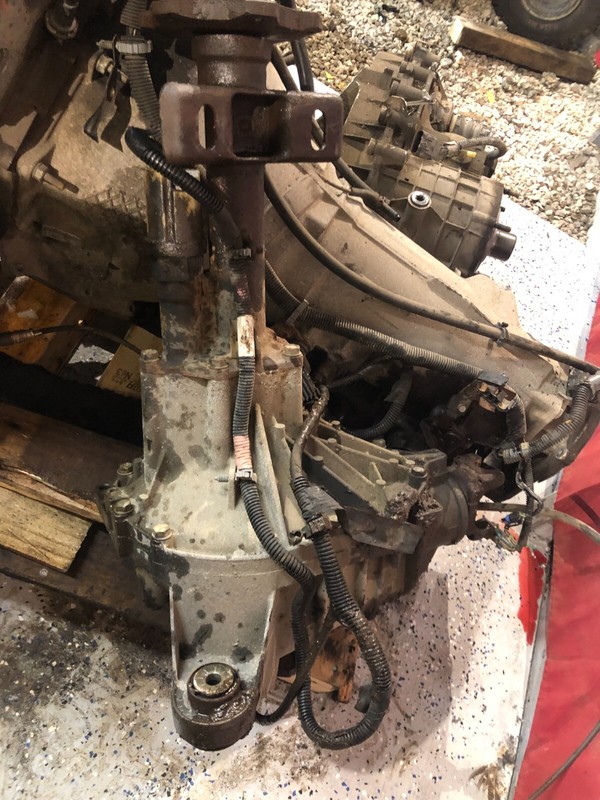 01-07 Chevrolet Silverdado 1500 HD 2500 HD 3.73 Front Carrier Assembly Oem