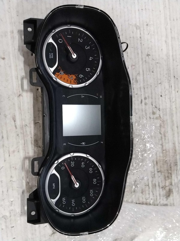 2015 Jeep Renegade Speedometer Gauge OEM Silver 147K Miles NJ25-21828-543806