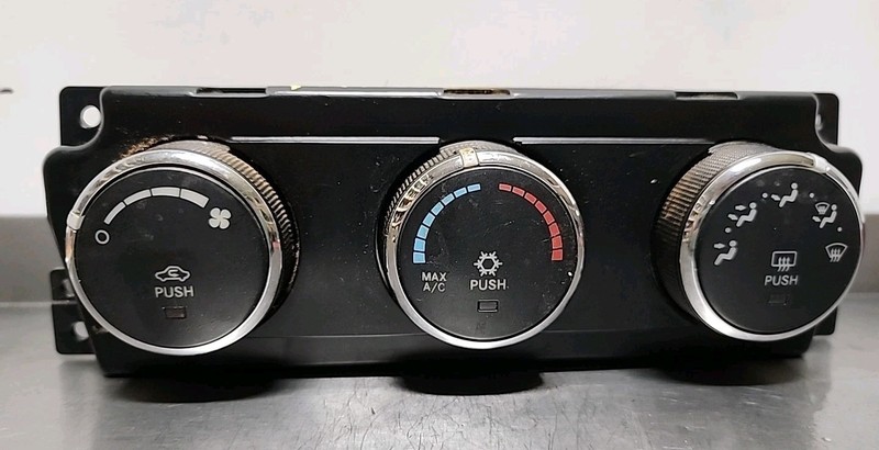 2009 - 2012 Dodge Ram 1500 manual A/C Heat climate controls P/N 55056826AG OEM