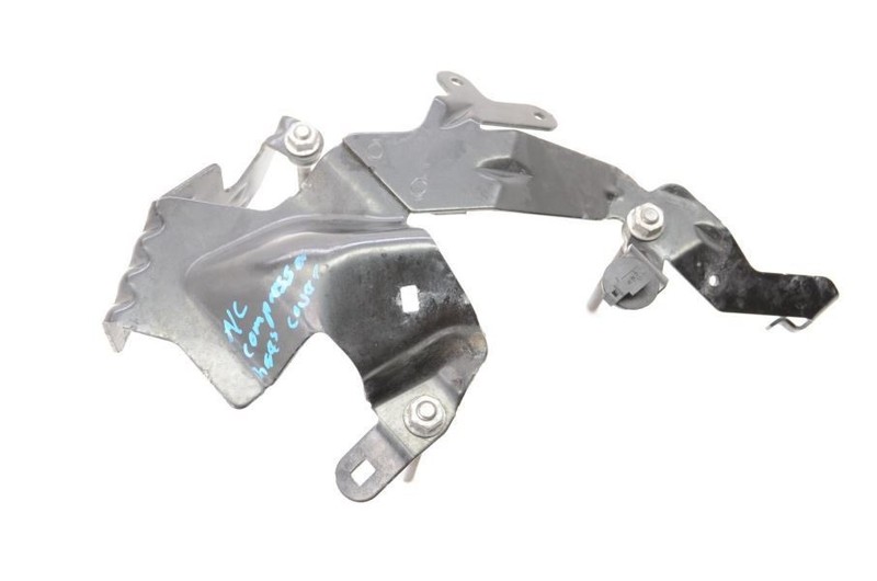 2015-2018 Porsche Macan 2.0L Ac Compressor Mount Bracket 95B817432D
