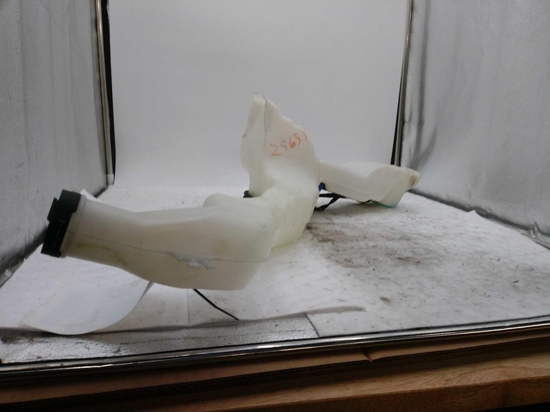 2020 GMC Terrain Washer Fluid Reservoir OEM 1.5L White 84768722 89K Miles