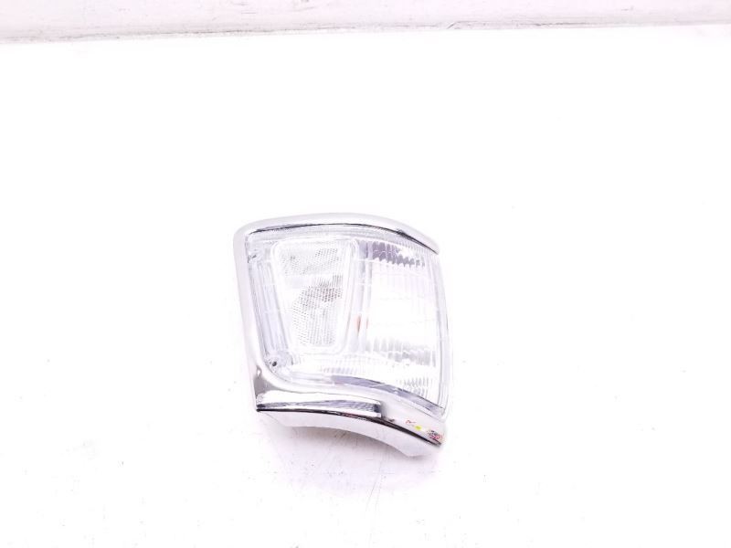 92-95 TOYOTA PICKUP PASSENGER SIDE FRONT CORNER FOG LIGHT ASSEMBLY