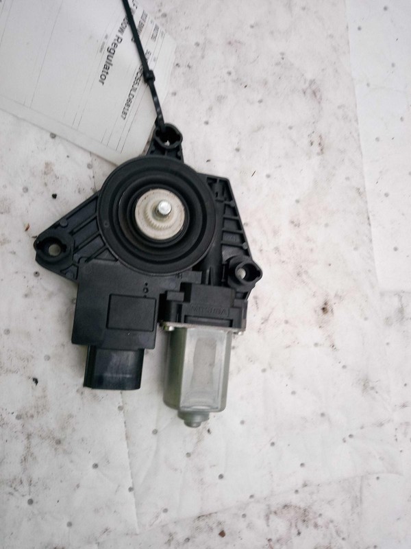 2018 BMW X3 Left Window Regulator 661785 Used OEM Electric White 121K Miles