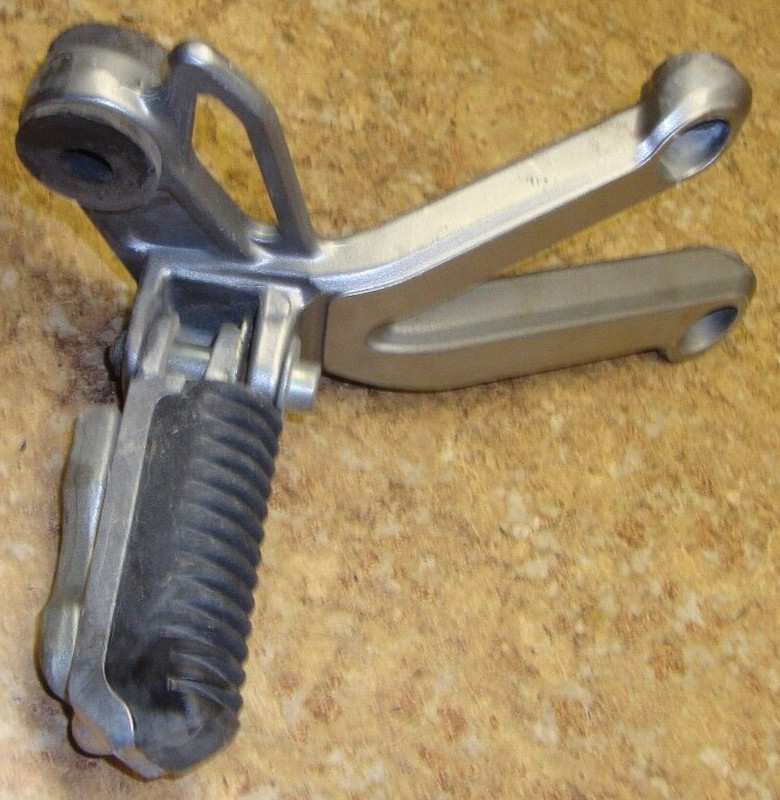 2003 Suzuki GSF1200 GSF 1200 Bandit Right Rear Foot Peg Pedal Passenger Back 03
