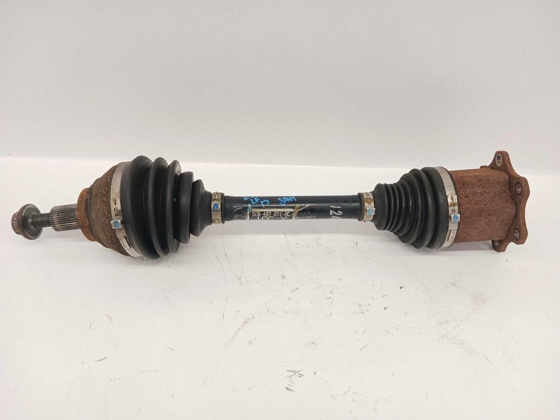 2013 VOLKSWAGEN BEETLE Left driver Axle Shaft 2.0L diesel AT OEM 13 14 15 16