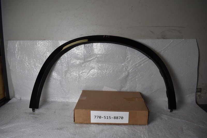 BMW X5 FRONT RIGHT FENDER FLARE MOLDING 2014-2018 OEM 51778069284