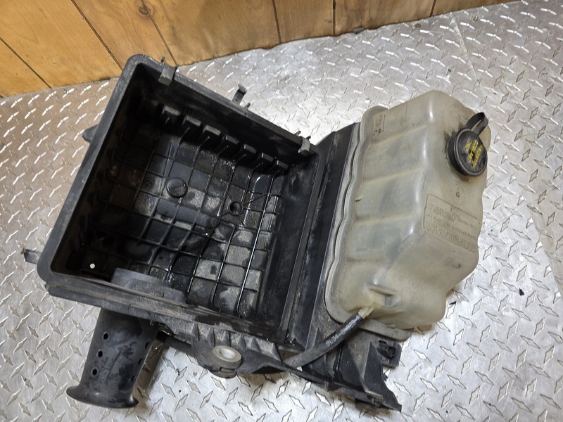 2007 to 2014 Ford Expedition Air Intake Cleaner Box Coolant Bottle
