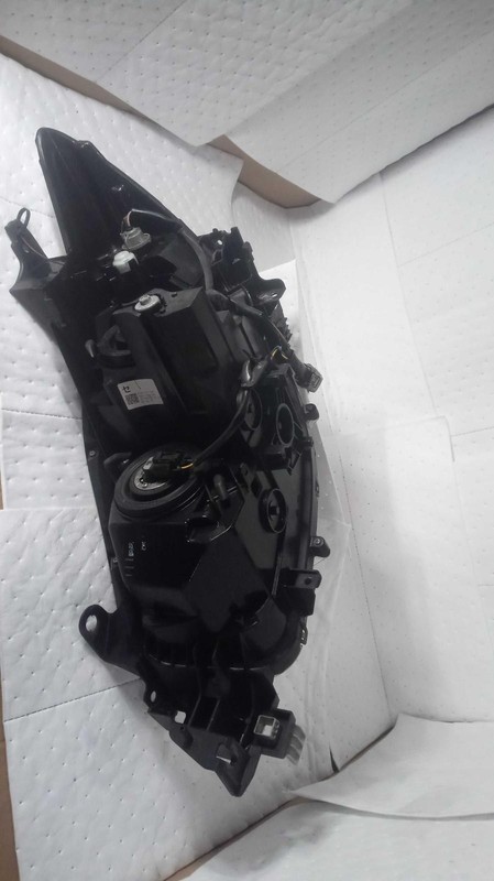 2016 Mazda CX-5 Right Headlight Assembly Grey OEM Used, Scratches, 115K Miles