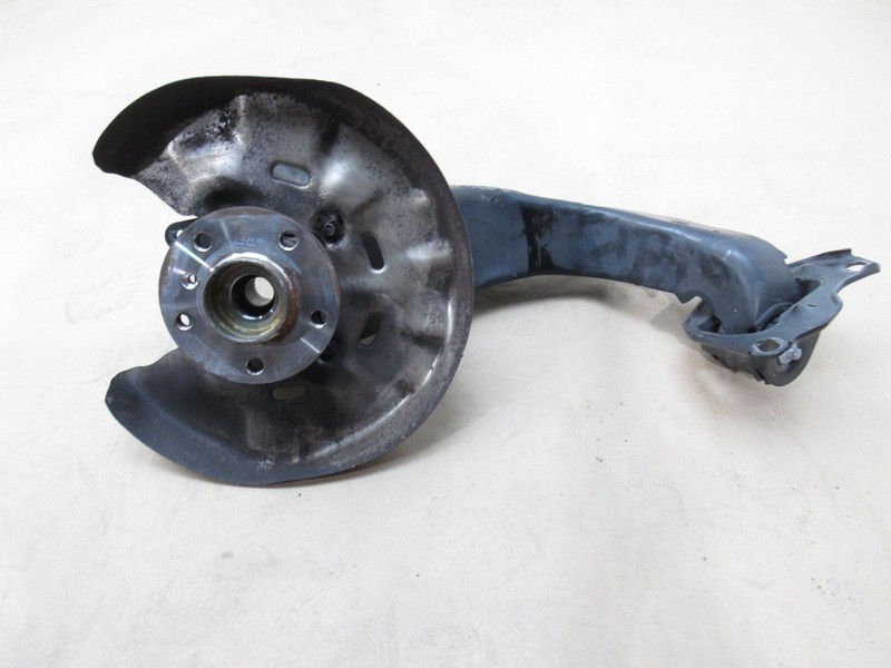 BMW M235i F44 2023 Rear Left Driver Spindle Knuckle Hub 20-25 *
