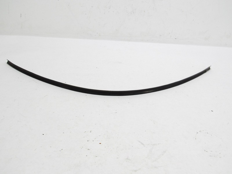 02-06 Maserati Coupe GT 2004 Front Right Passenger Door Seal Weather Strip |