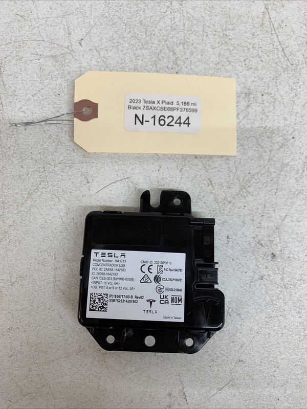 ⚡️21-24 TESLA MODEL X USB TYPE C CHARGING PORT HUB 1656787-00-B 16244 B123