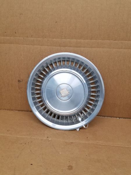 Wheel Cover HubCap Excluding Fleetwood Brougham Fits 73 CADILLAC 256620