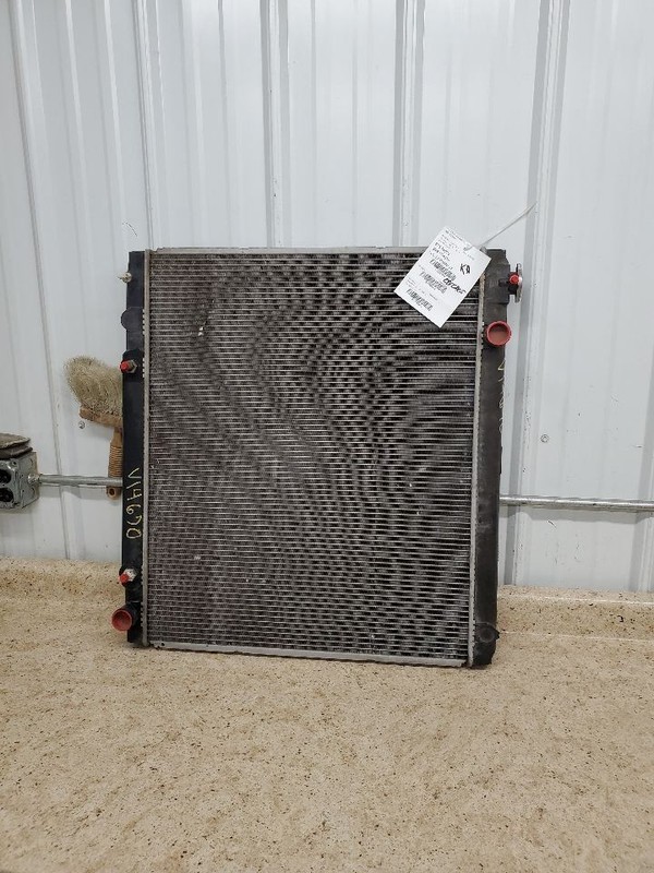 Radiator 8 Cylinder Without Crew Cab Fits 00-04 TUNDRA 305919