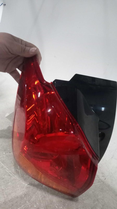 2018 Mitsubishi Outlander Sport Left Tail Light Assembly White 706757 Used