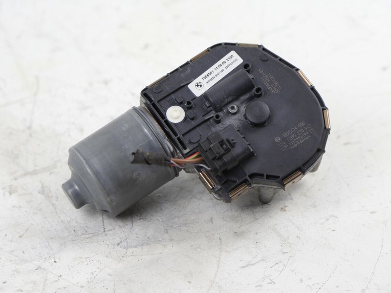 BMW F10 Windshield Wiper Motor Front 7305561 OEM 7 305 561 M5 528i 535i