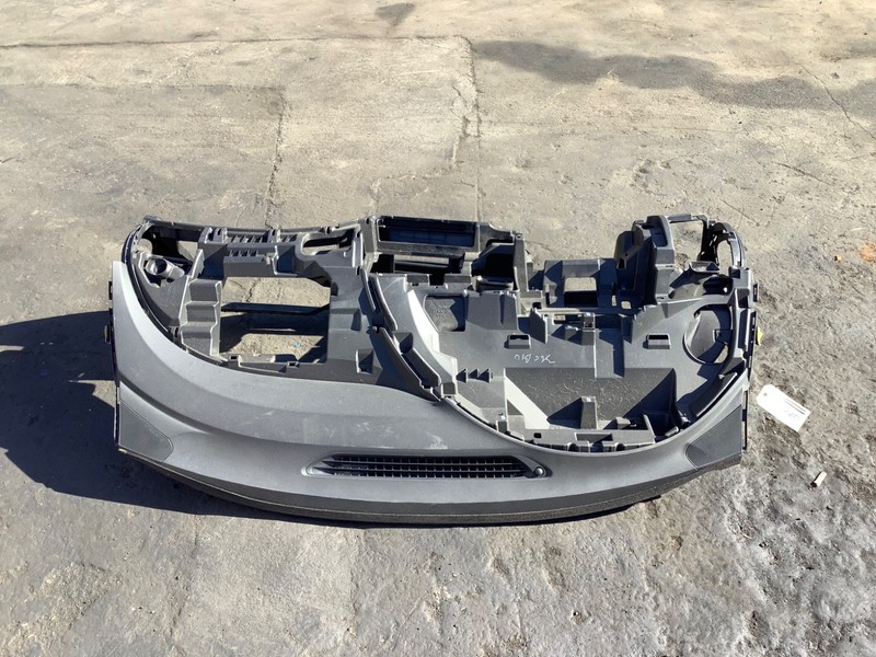06-011 Honda Civic SI 4 Door Bare Dashboard Instrument Panel 77400-22 SNE OEM