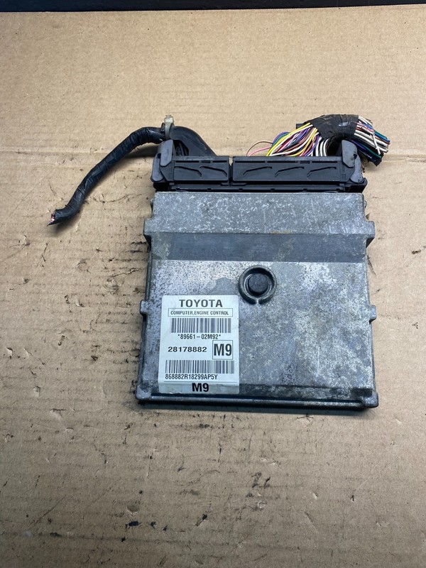 2009 to 2010 Toyota Corolla Engine Control Computer ECU PCM 89661-02M92 q0172 DG