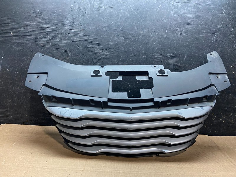 2011 to 2014 Chrysler 200 Front Upper Grill Grille OEM Y9421 DG