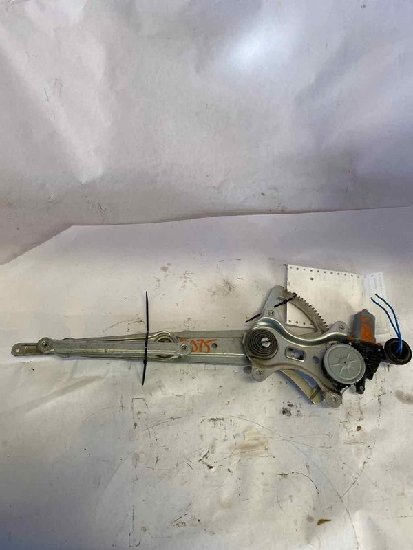 Front Door Regulator TOYOTA FJ CRUISER Left 07 08 09 10 11 12 13 14