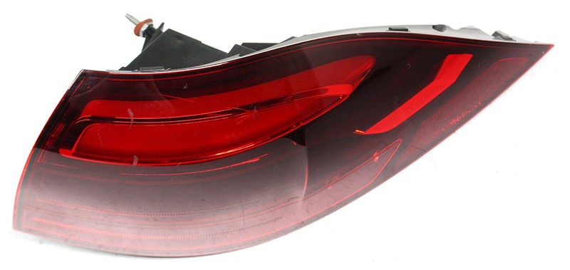 OEM Right Passenger Side LED Tail Lamp For Mercedes-Benz GLE 167-906-68-10 Crack